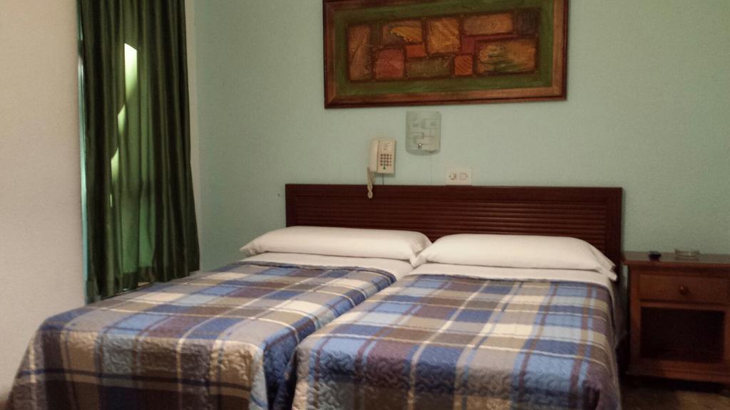 Hostal Ronda Córdoba Buitenkant foto